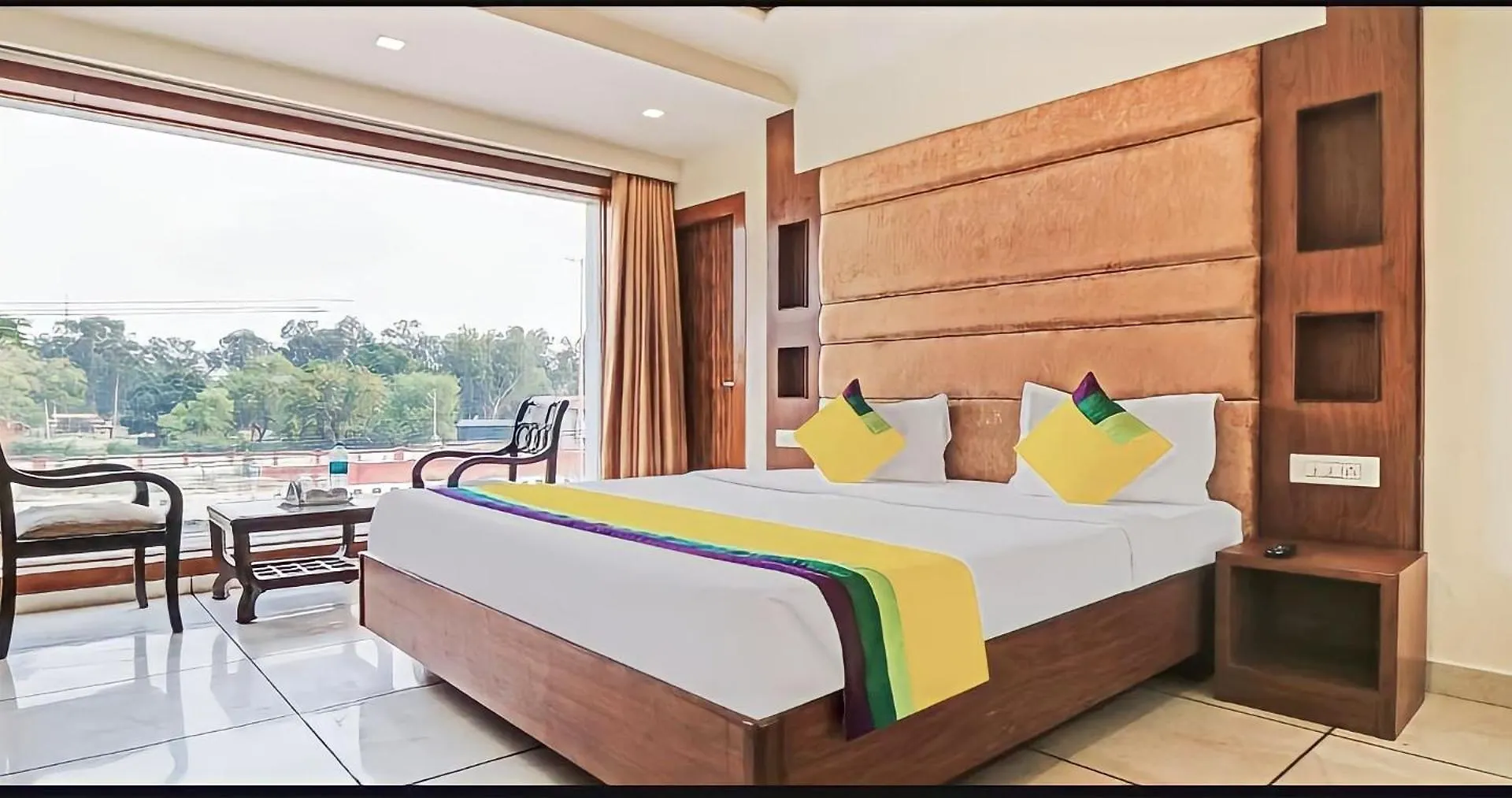Hotel O Grand Signia Zirakpur 3*,  India