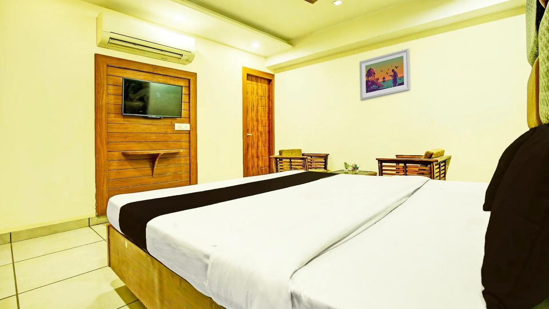 Hotel O Grand Signia Zirakpur
