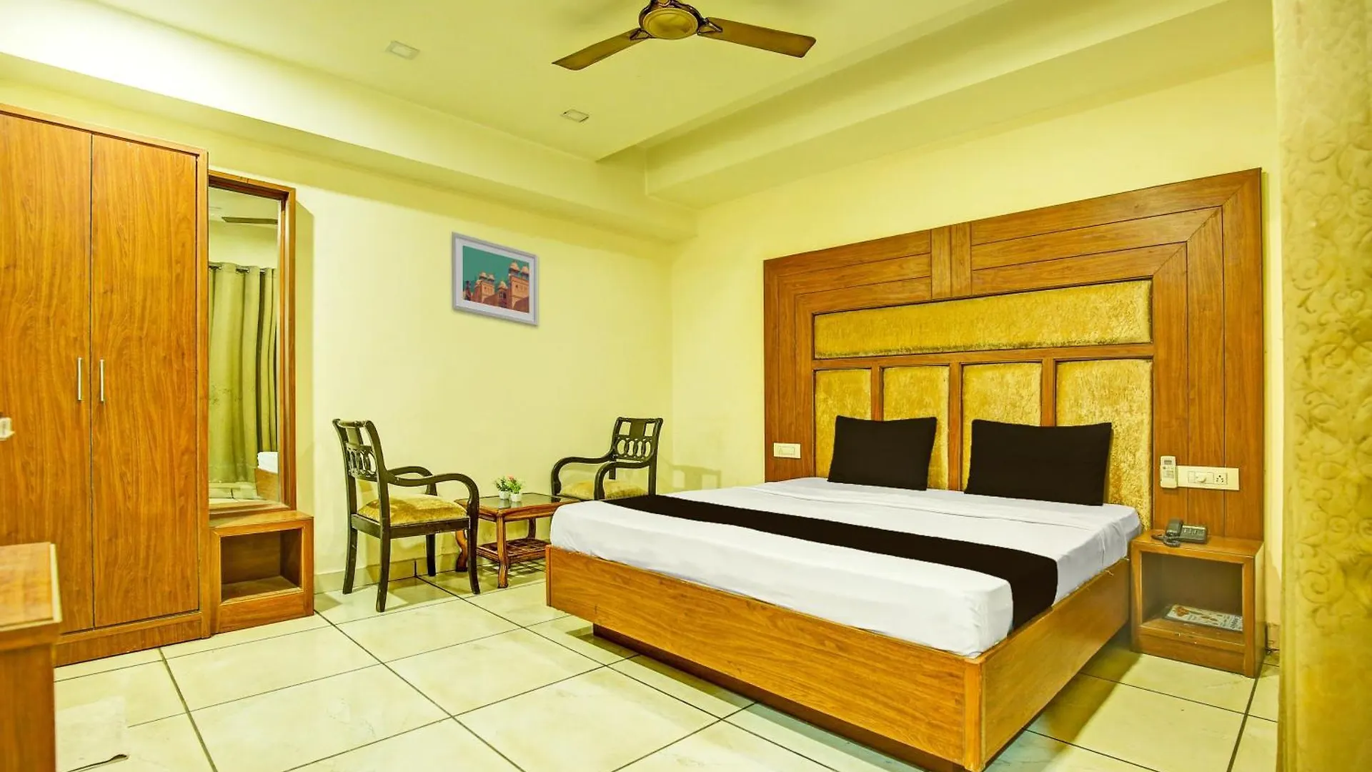 Hotel O Grand Signia Zirakpur