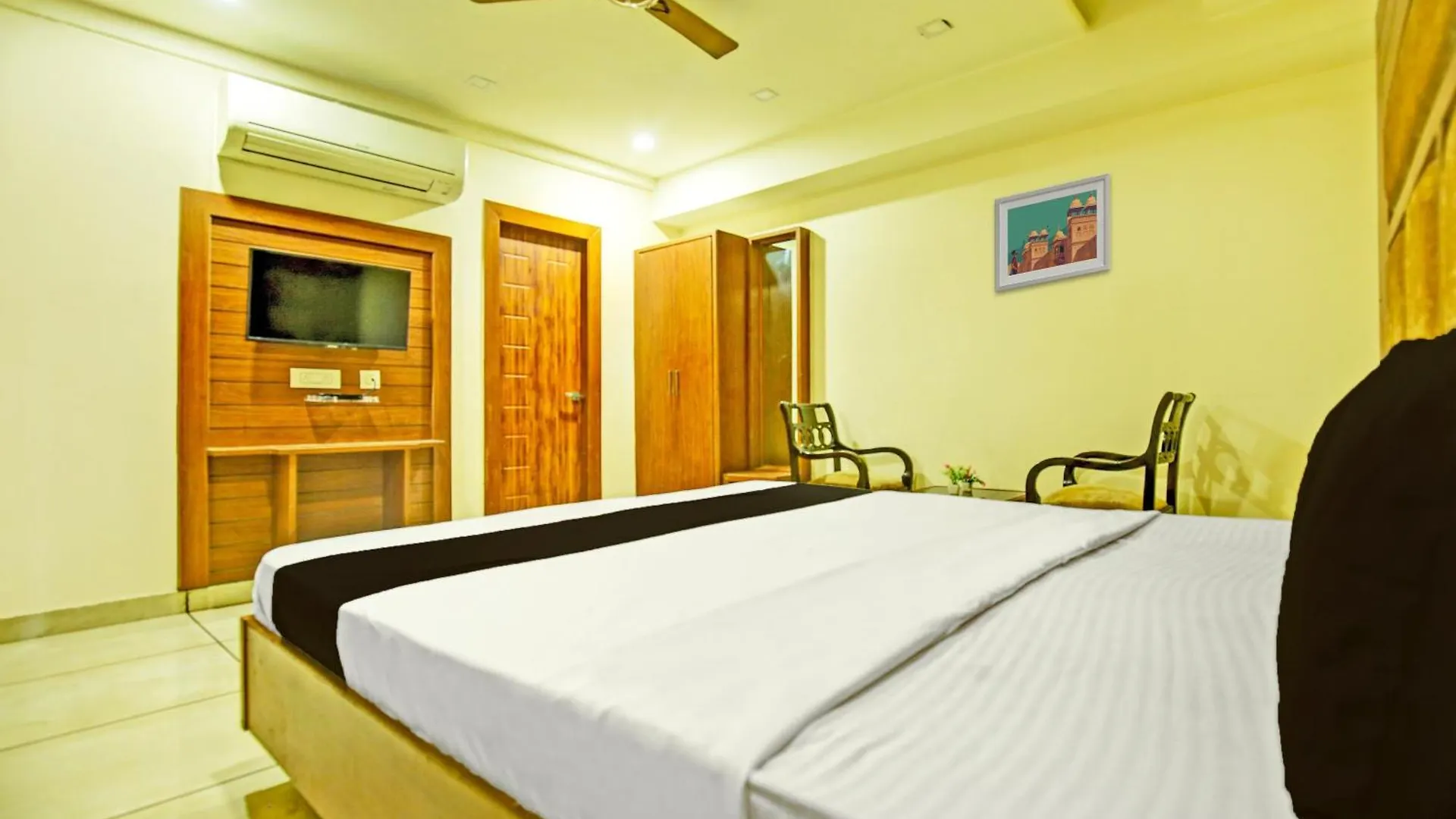 Hotel O Grand Signia Zirakpur